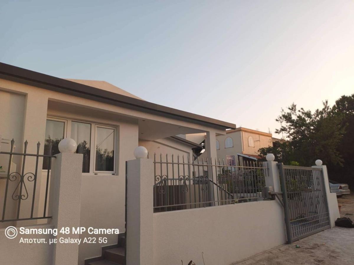 Oresti'S Villa Near Airport & Beach Артеміда Екстер'єр фото