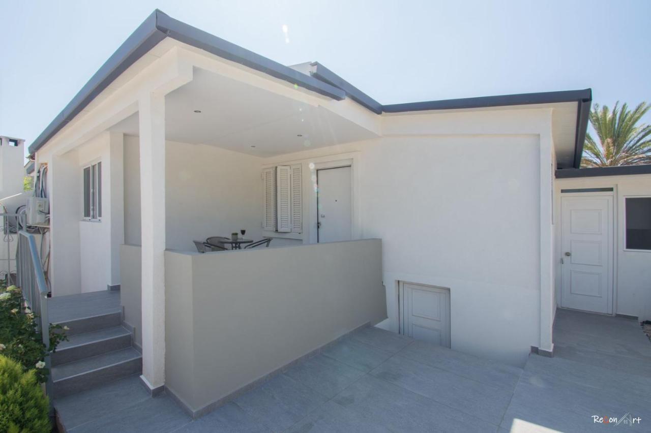 Oresti'S Villa Near Airport & Beach Артеміда Екстер'єр фото